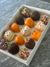 Load image into Gallery viewer, Halloween Strawberry Box
